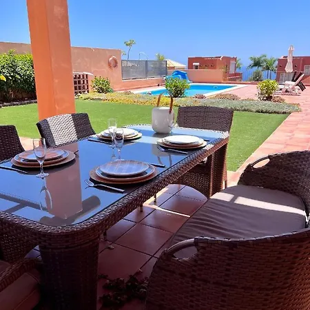 With Private Pool In Quite Place La Caleta 度假居 阿德耶